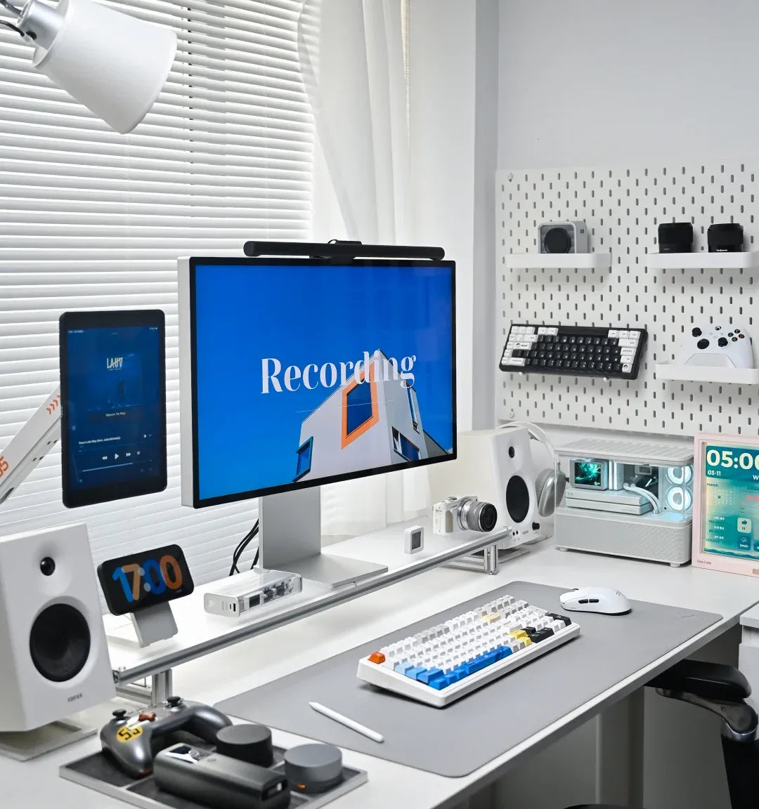 Desk Tour: Inside a 4 m² White Workspace by the Window