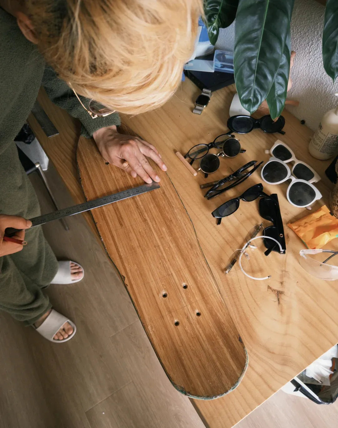 DIY Skateboard Glasses Rack: Five Steps, One Hour Build